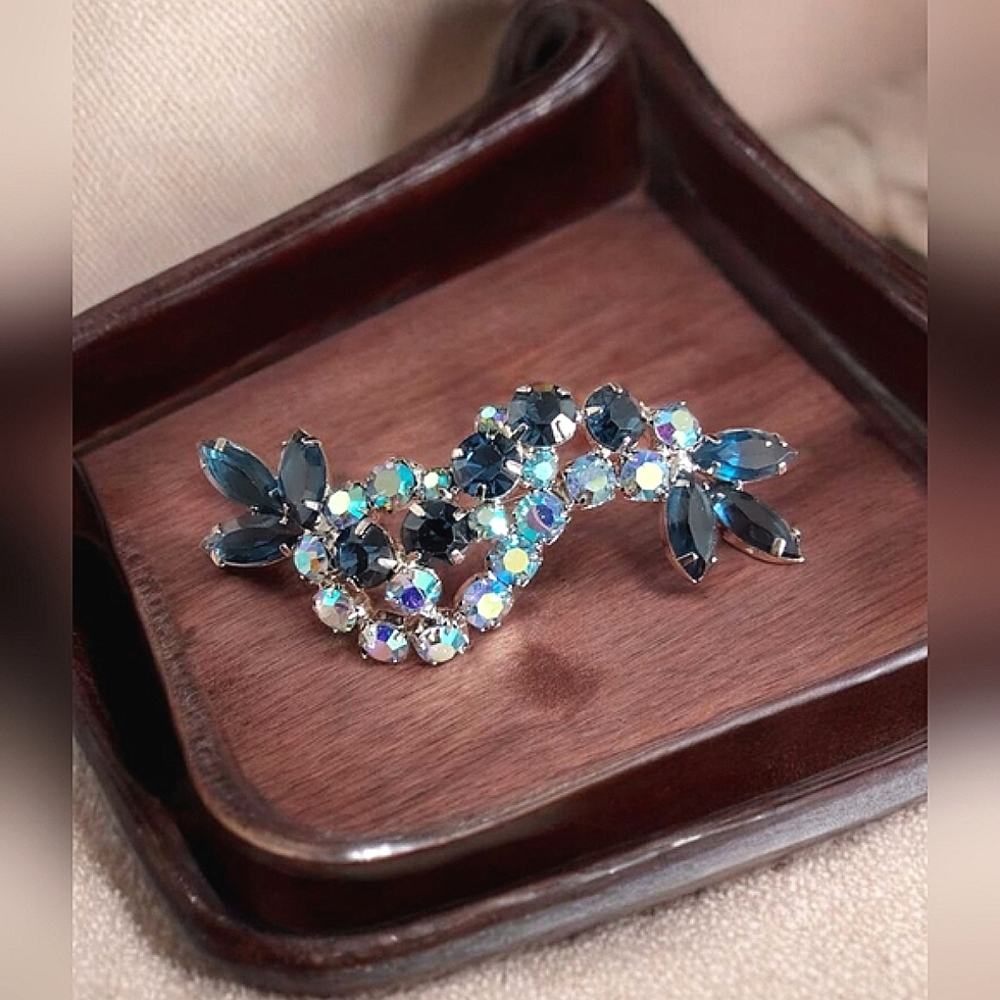 Juliana Style Silver Tone Blue Aurora Borealis Brooch Unsigned